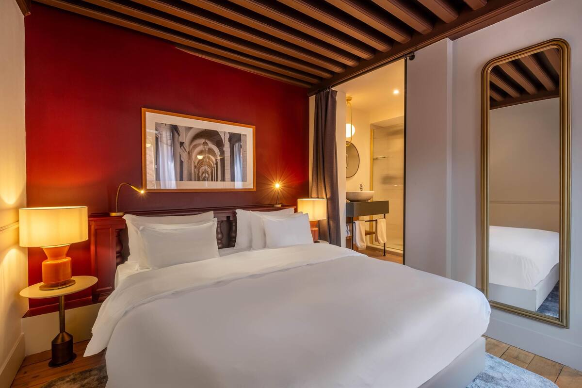 Superior Room (Collection)