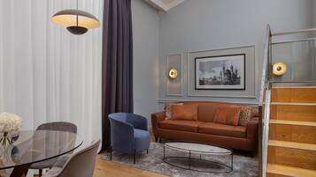 Ropa de cama de alta calidad, cubrecamas y minibar