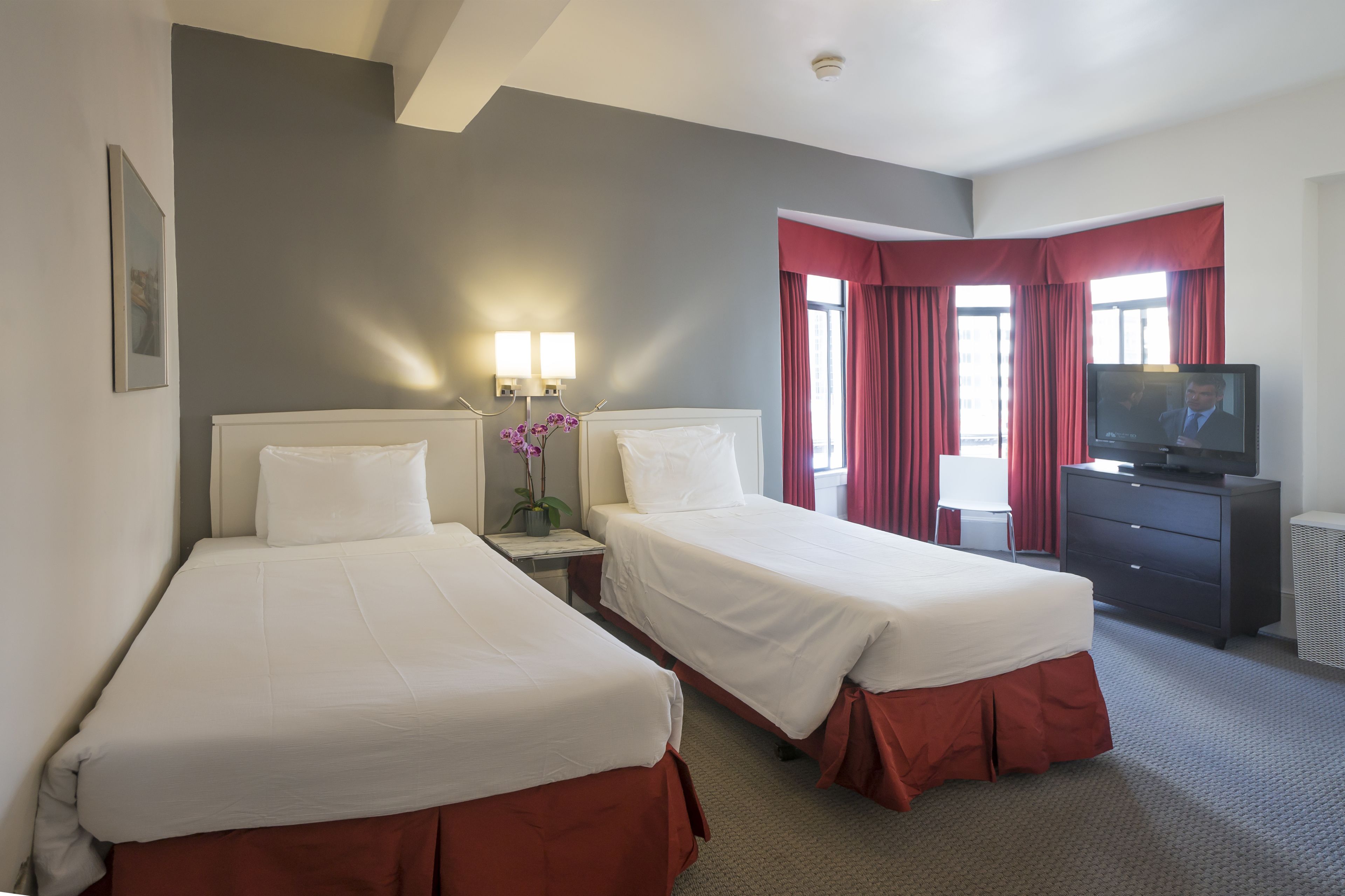Standard Twin Room | In-room safe, desk, iron/ironing board, free WiFi