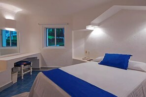 1 bedroom, in-room safe, iron/ironing board, bed sheets
