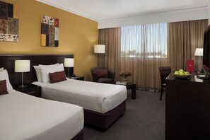Minibar, in-room safe, desk, iron/ironing board