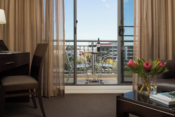 Superior Room, 1 King Bed, Balcony