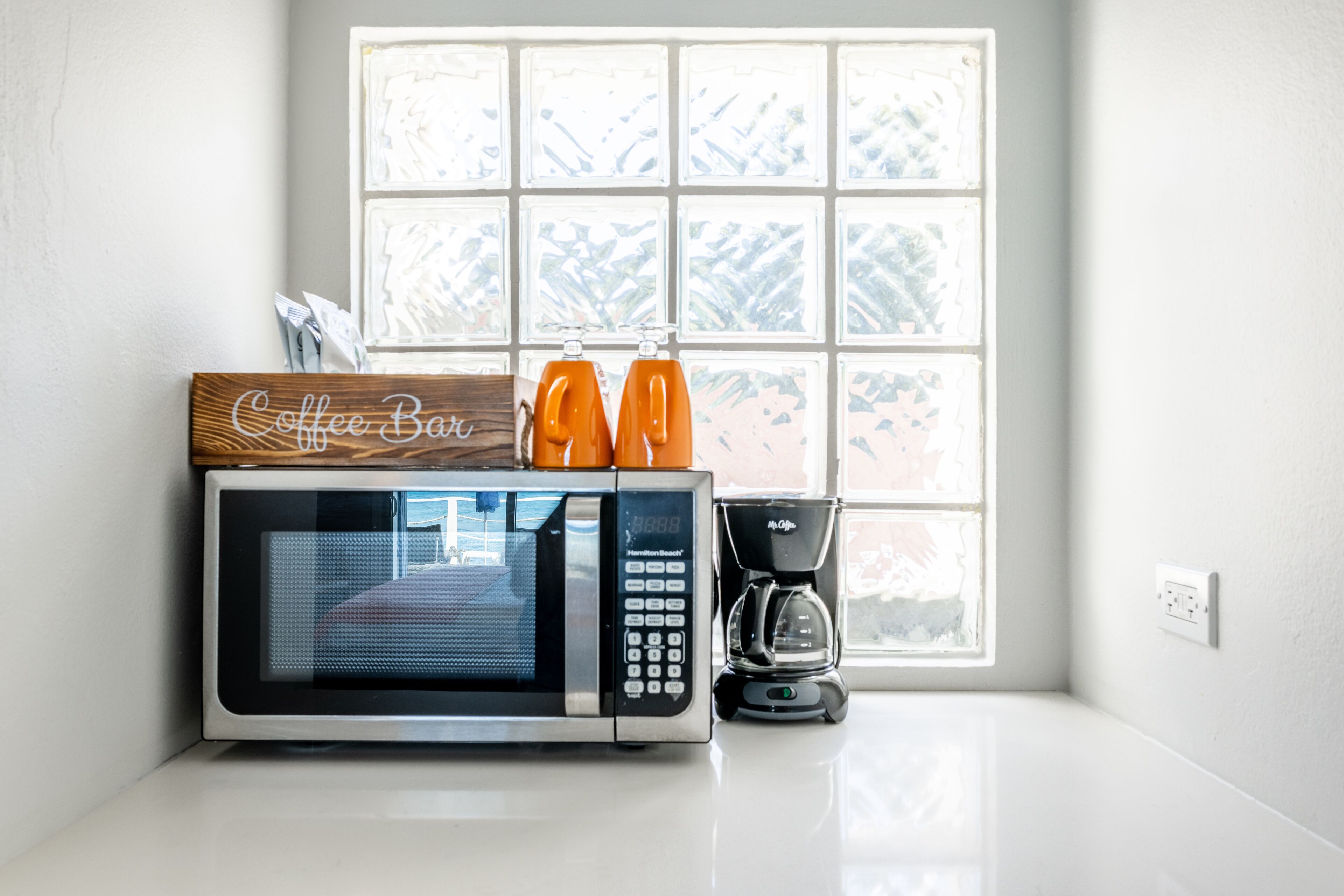 room, 1 king bed, balcony, beachfront | private kitchenette | fridge, microwave, coffee/tea maker, cookware/dishes/utensils