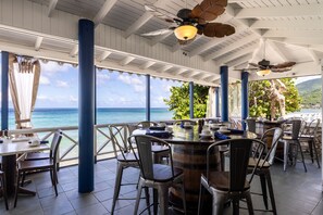 Bar sur la plage