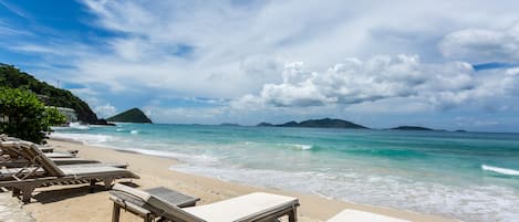Zimmer, 1 King-Bett, Balkon, Strandnähe | Strand-/Meerblick