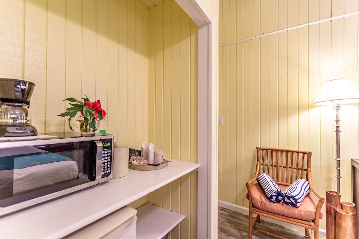 1 Schlafzimmer, Zimmersafe, individuell dekoriert