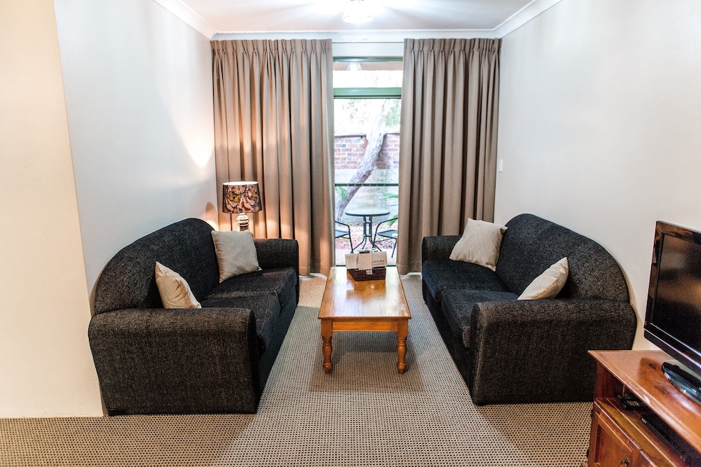 The Belmore Apartments Hotel by null