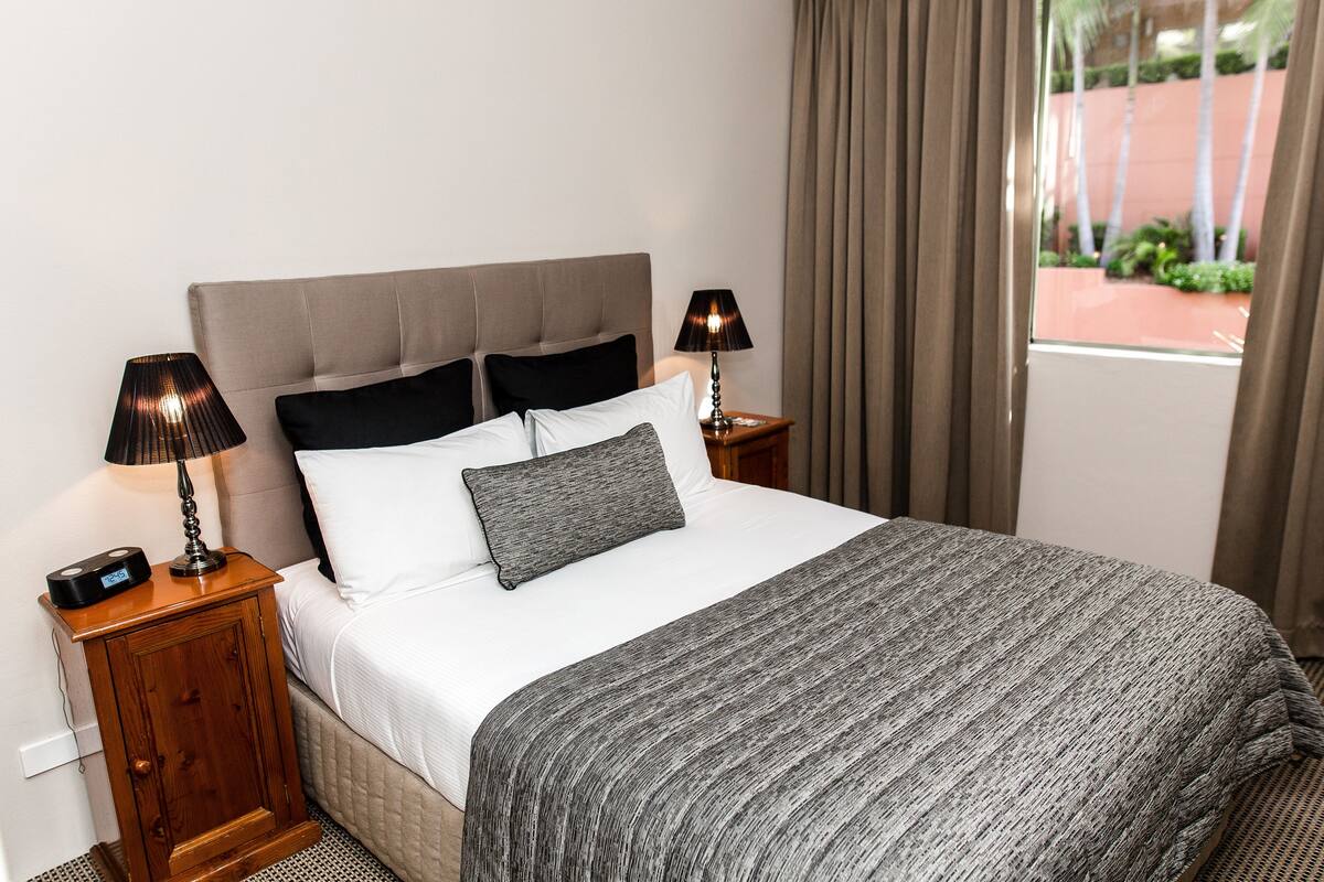 Apartamento, 1 habitación | Minibar, tabla de planchar con plancha, wifi gratis y despertador