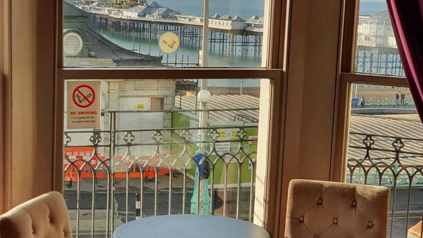 Panoramic Room | Desk, iron/ironing board (on request), WiFi (free), bed sheets - New Madeira (Brighton)