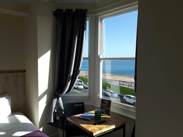 Panoramic Room | Desk, iron/ironing board, free WiFi, bed sheets