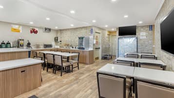 Free daily continental breakfast