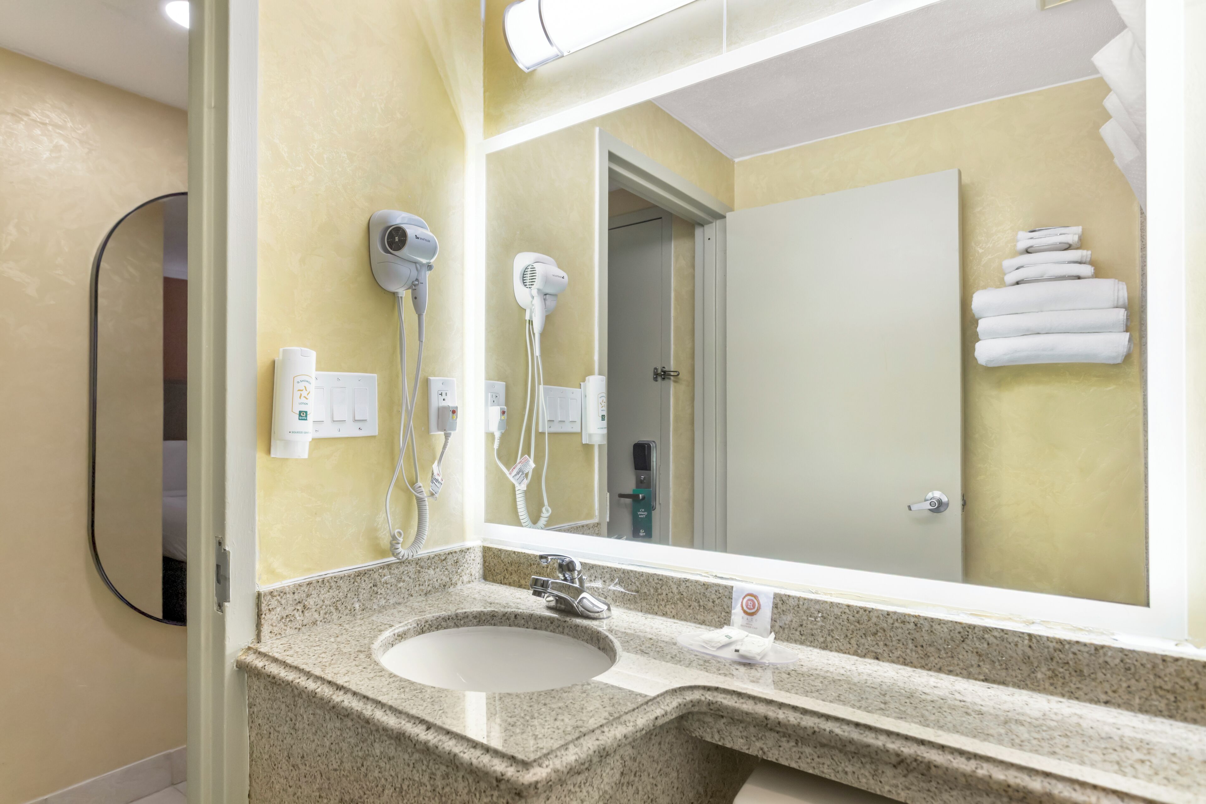 Photo - Quality Inn JFK Airport Rockaway Blvd