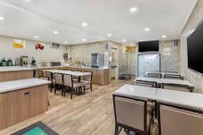 Free daily continental breakfast