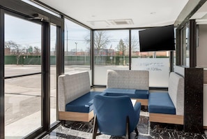 Lobby - Quality Inn JFK Airport Rockaway Blvd (Jamaica)