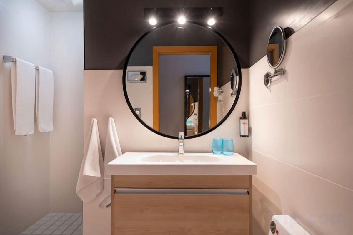 Baño | Ducha, secador de pelo y toallas