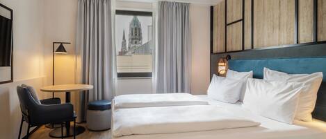 Superior Room, Courtyard View | 1 bedroom, hypo-allergenic bedding, in-room safe, desk