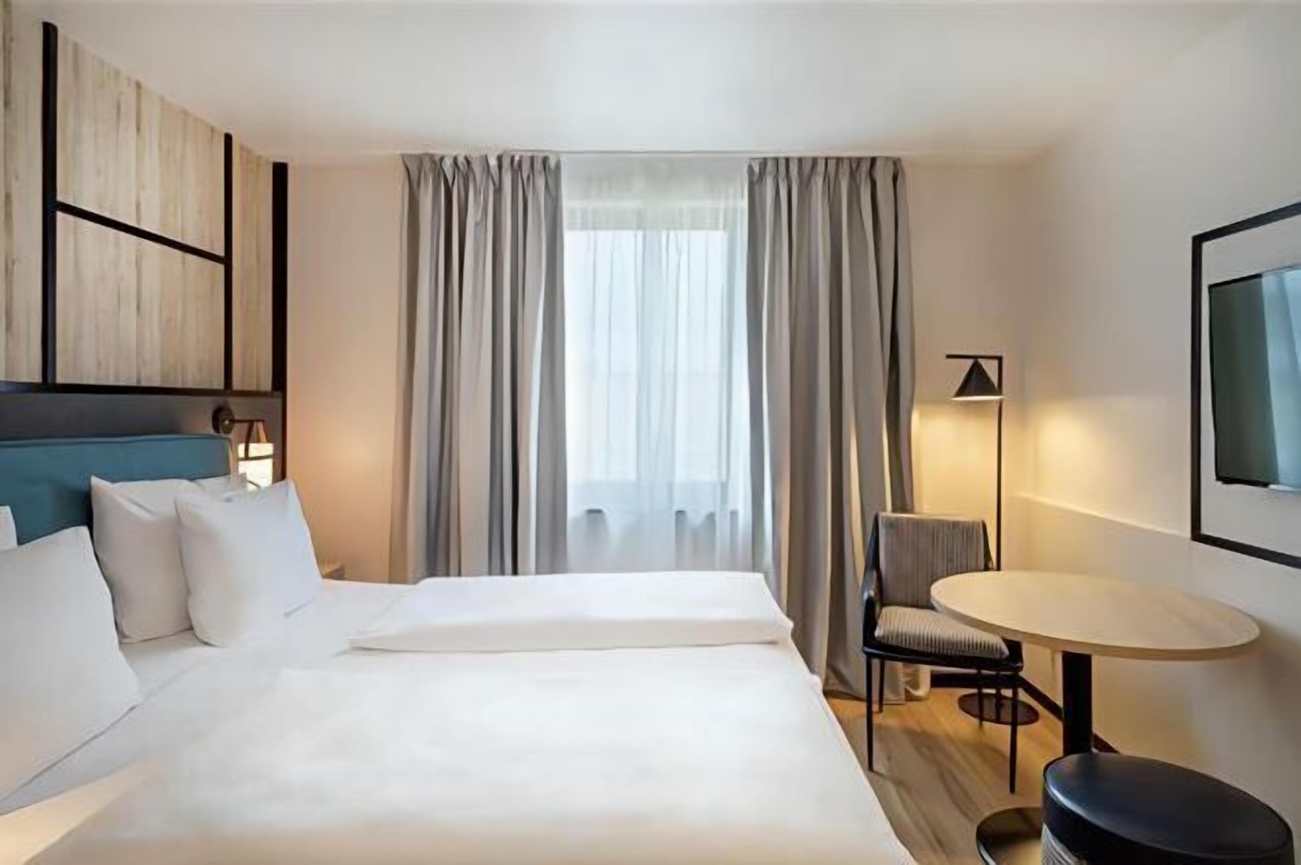 Premium bedding, in-room safe, desk, blackout curtains