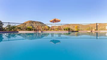 2 udendørs pools
