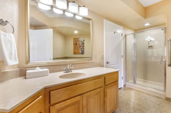 Bathroom shower at Hilton Vacation Club Ridge on Sedona