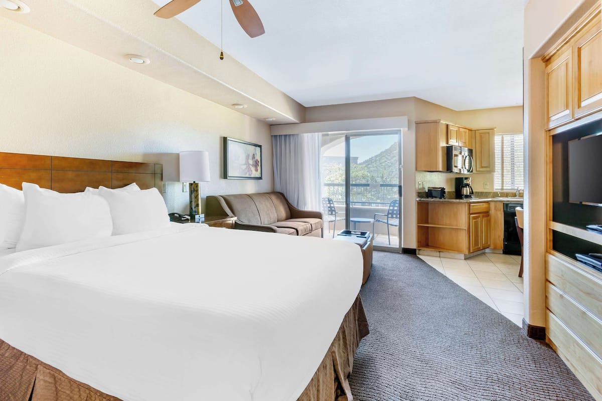 in-room safe, desk, iron/ironing board, free wifi