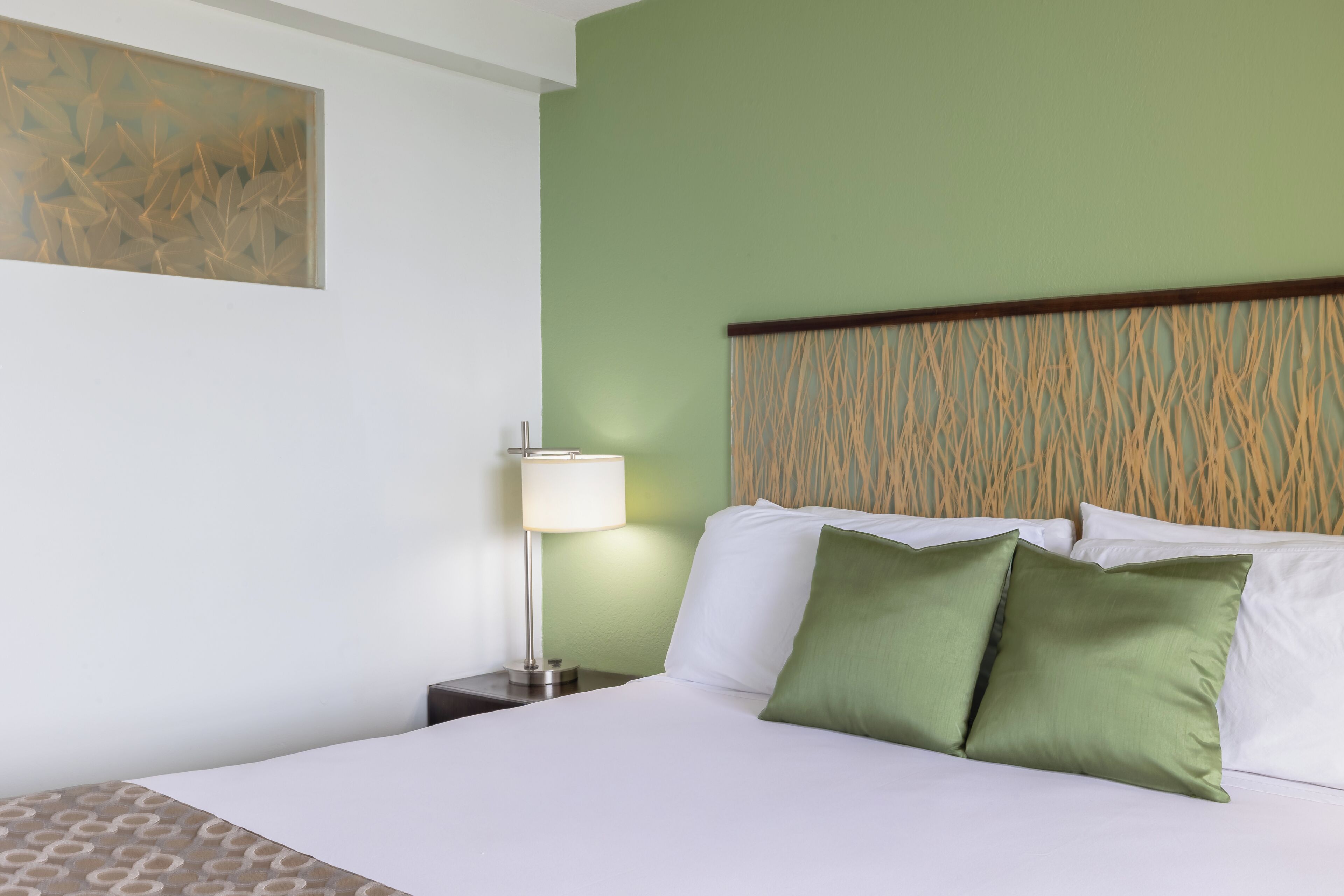 Superior-Suite, 1 King-Bett (One Bedroom Suite) | Zimmersafe, Schreibtisch, laptopgeeigneter Arbeitsplatz