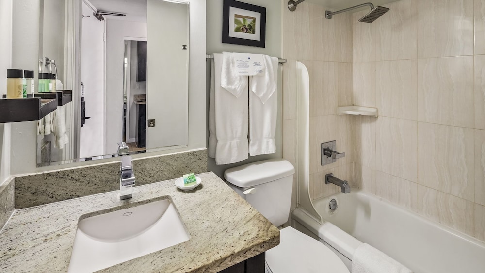 Skyline Hotel at Island Colony by null