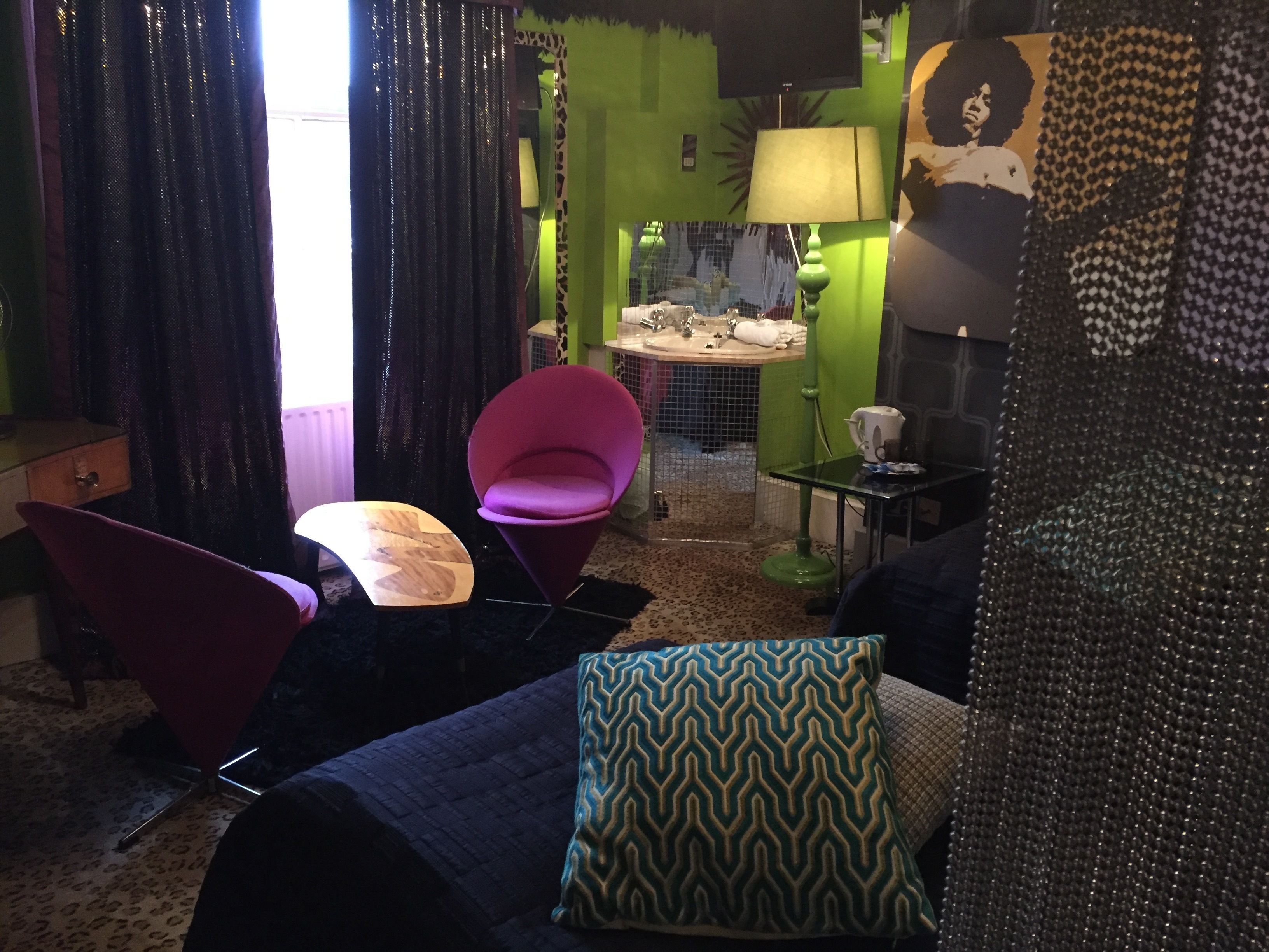 Photo - Pavilion Hotel