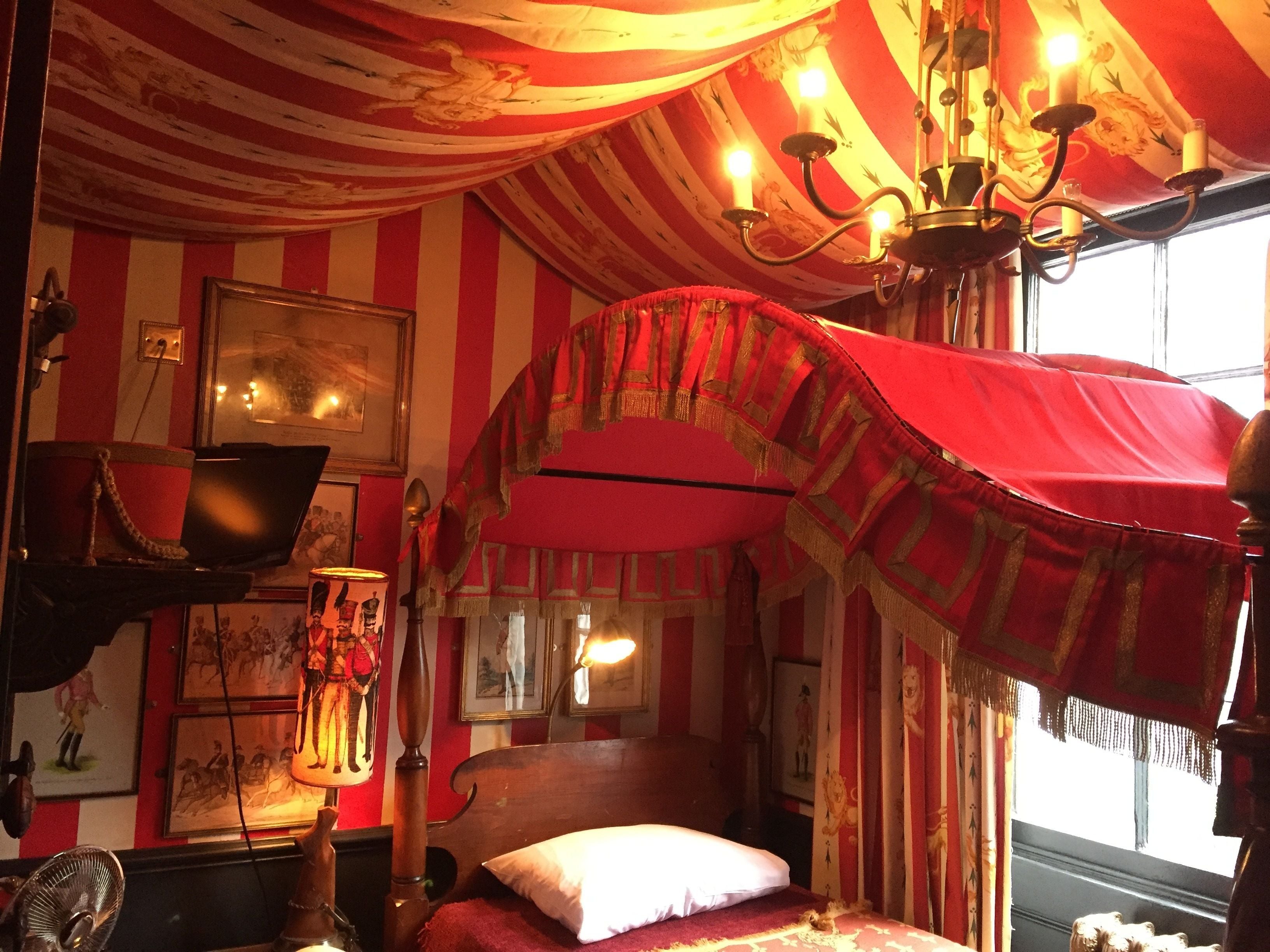 Photo - Pavilion Hotel