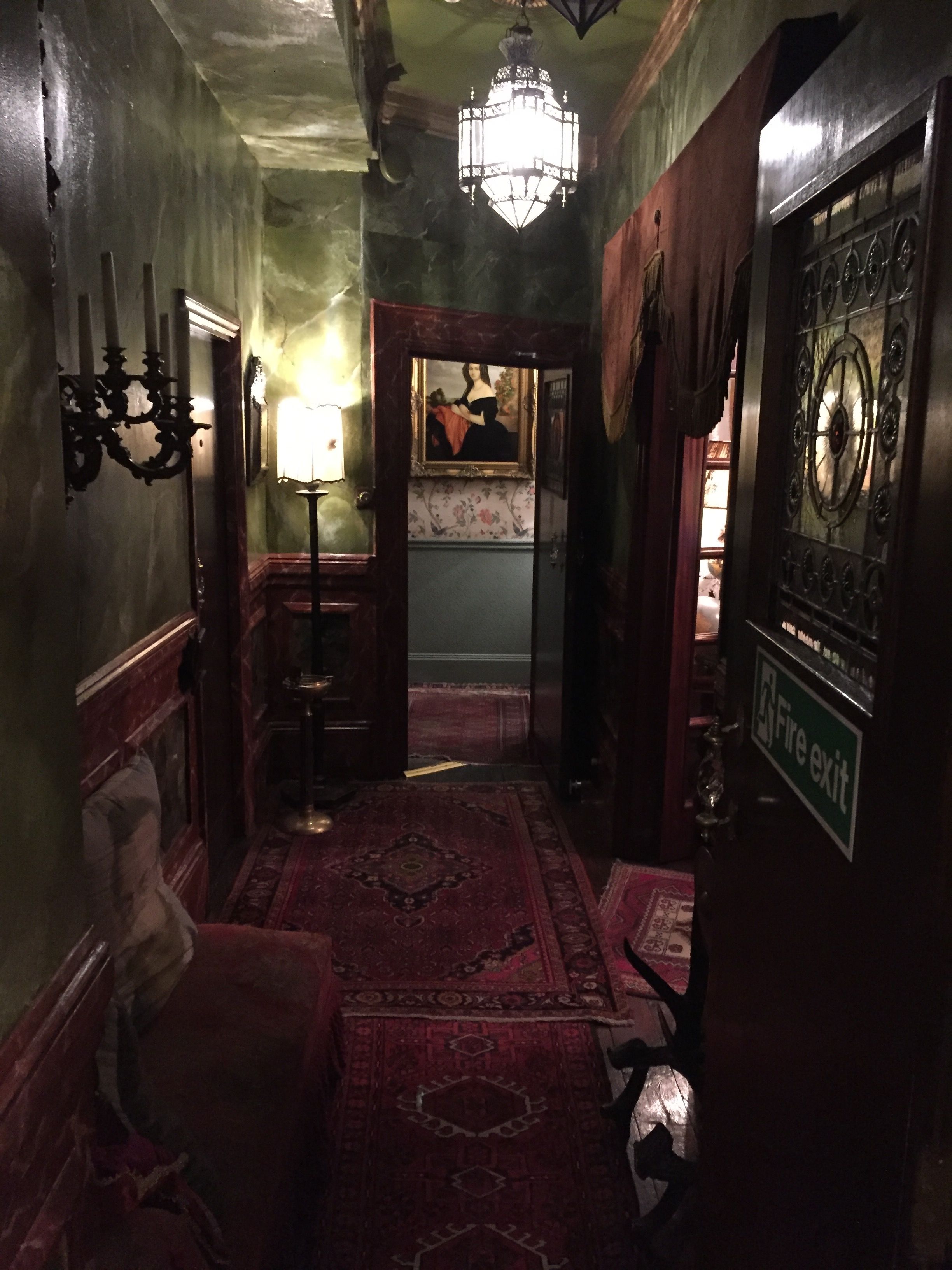 Photo - Pavilion Hotel