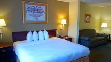 Studiosuite, 1 kingsize-seng, ikke-røyk | Sengetøy av topp kvalitet, blendingsgardiner og strykejern/-brett