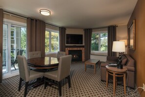 遮光布/窗簾、熨斗/熨衣板、免費搖籃/嬰兒床、折疊床/加床