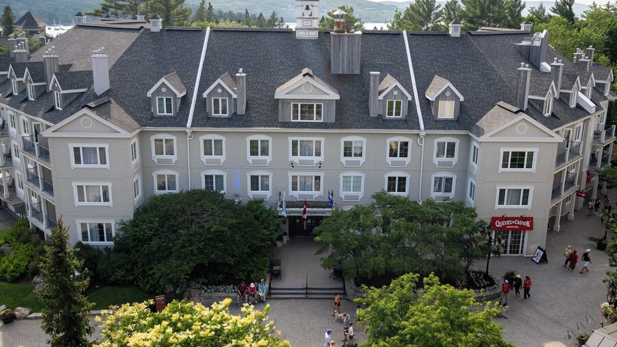 Holiday Inn Express and Suites Tremblant by IHG