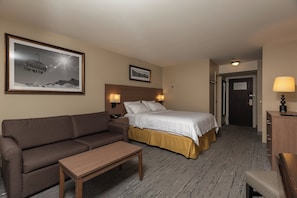 Kamar Standar, 1 Tempat Tidur Queen dengan tempat tidur Sofa | Tirai kedap cahaya, setrika/meja setrika, dan tempat tidur bayi gratis