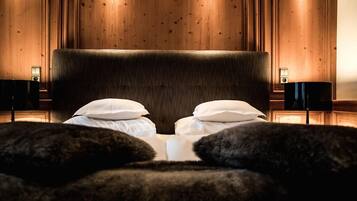 Comfort-Doppelzimmer, Balkon, Bergblick | Allergikerbettwaren, Minibar, Zimmersafe, kostenloses WLAN