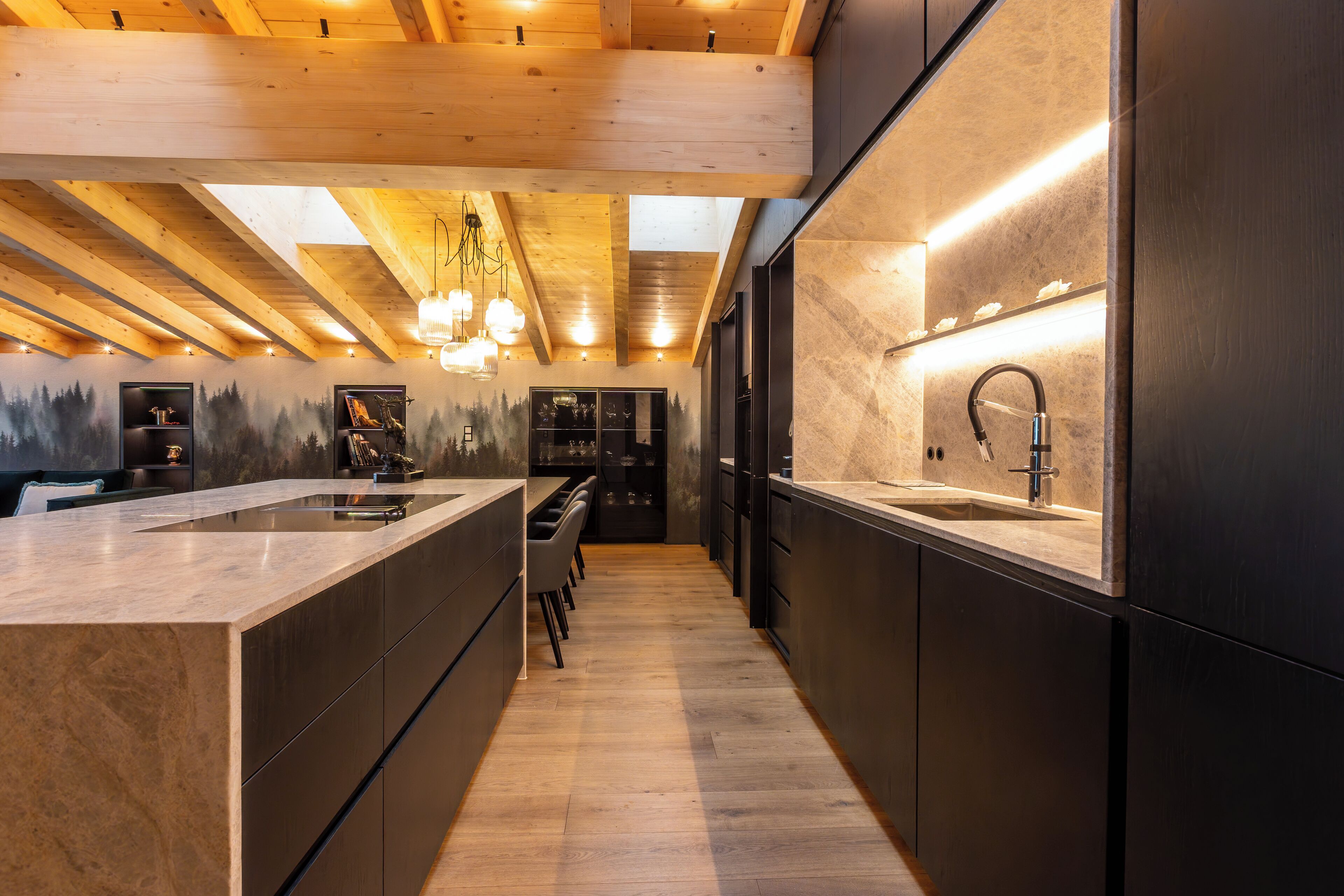 deluxe penthouse | hypo-allergenic bedding, minibar, in-room safe, free wifi