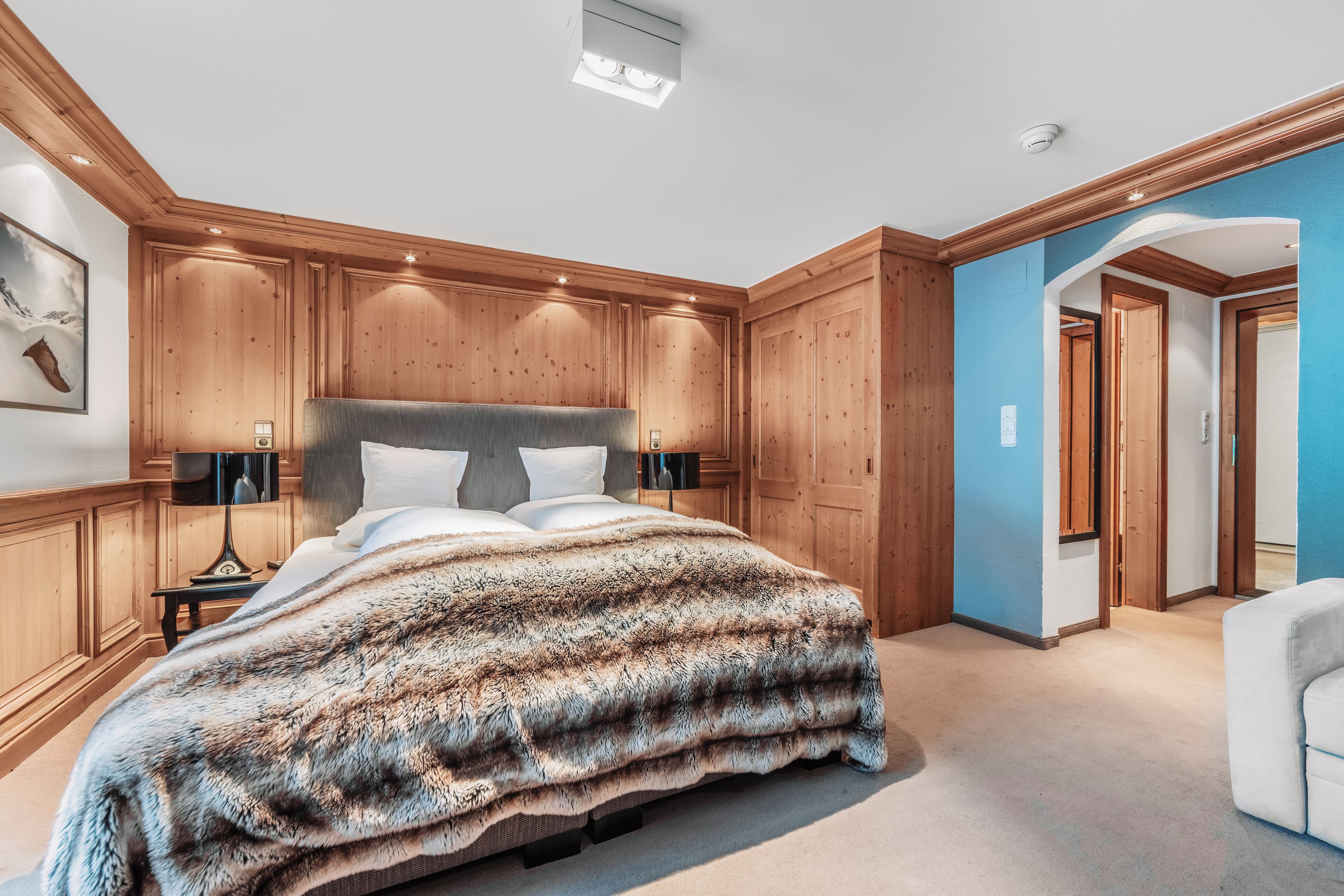 Ropa de cama hipoalergénica, minibar, caja fuerte y wifi gratis