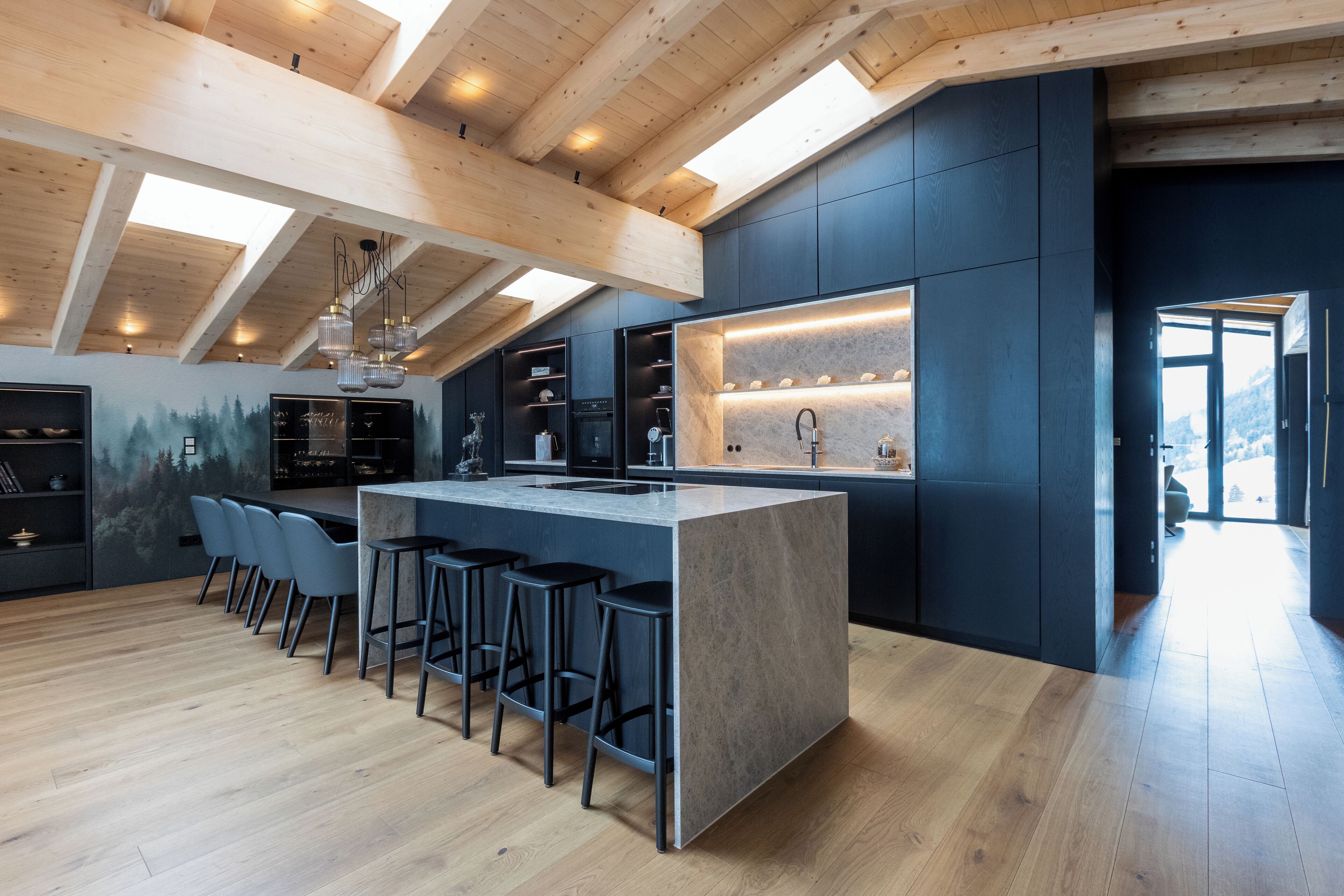 deluxe penthouse | hypo-allergenic bedding, minibar, in-room safe, free wifi