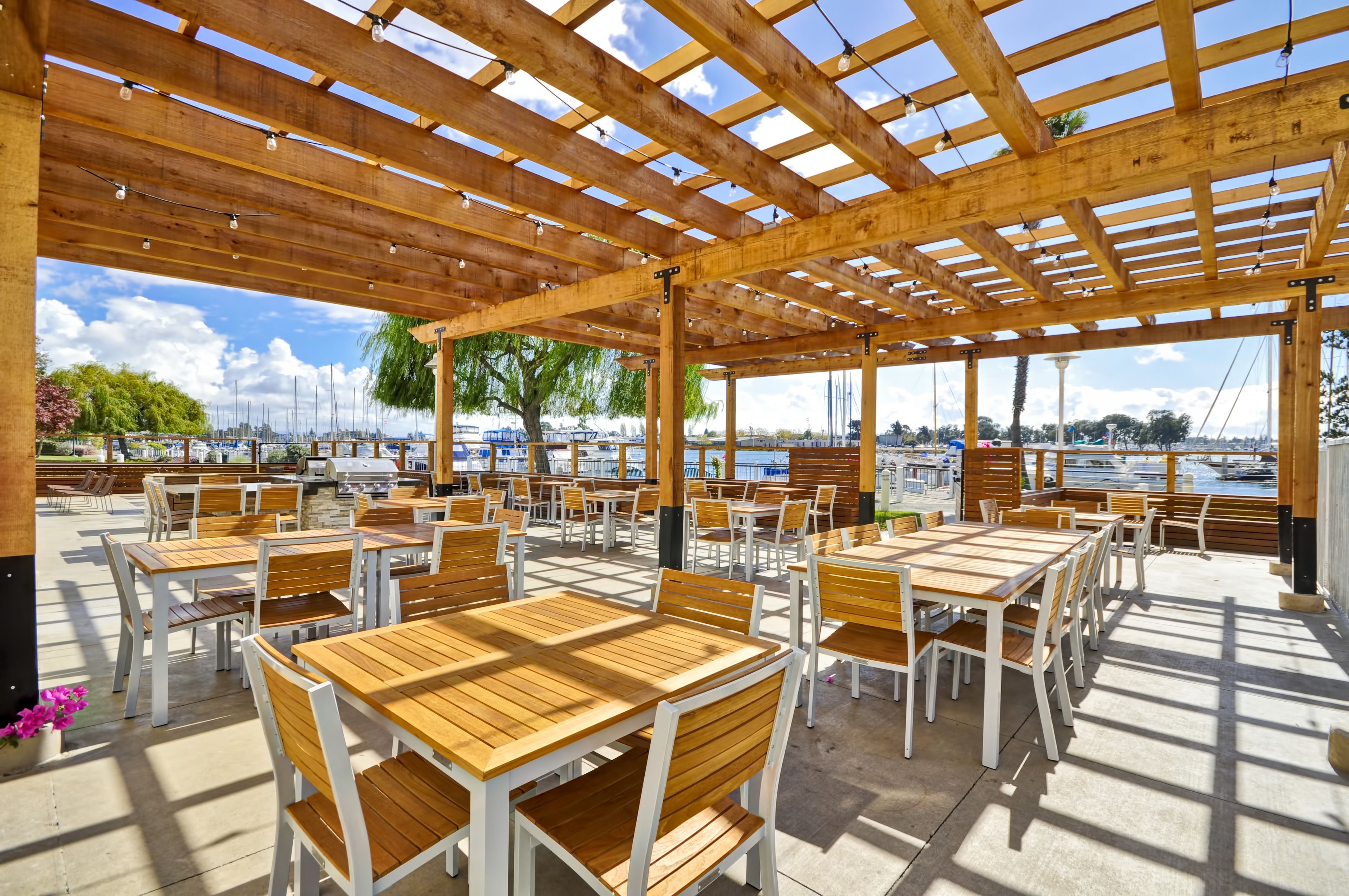 พื้นที่จัดเลี้ยงกลางแจ้ง