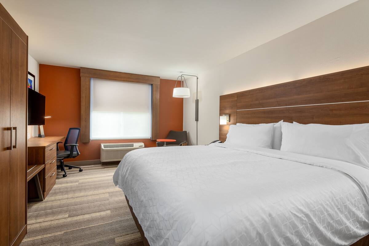 In-room safe, desk, blackout drapes, iron/ironing board