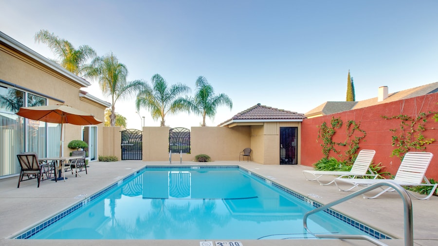 Holiday Inn Express Oakdale by IHG