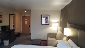 Fridge, microwave, coffee/tea maker - Holiday Inn Express Hotel & Suites Columbus-Groveport by IHG (Groveport)