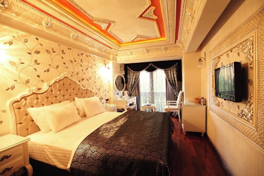 Minibar, in-room safe, individually decorated, individually furnished