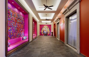 3 restaurants, breakfast, lunch, dinner served; international cuisine