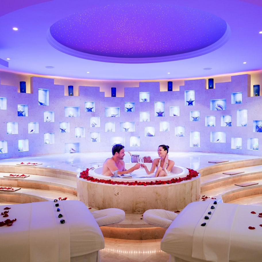 Couples treatment rooms, sauna, hot tub, steam room, Turkish bath