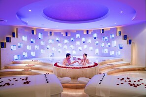 Couples treatment rooms, sauna, hot tub, steam room, Turkish bath