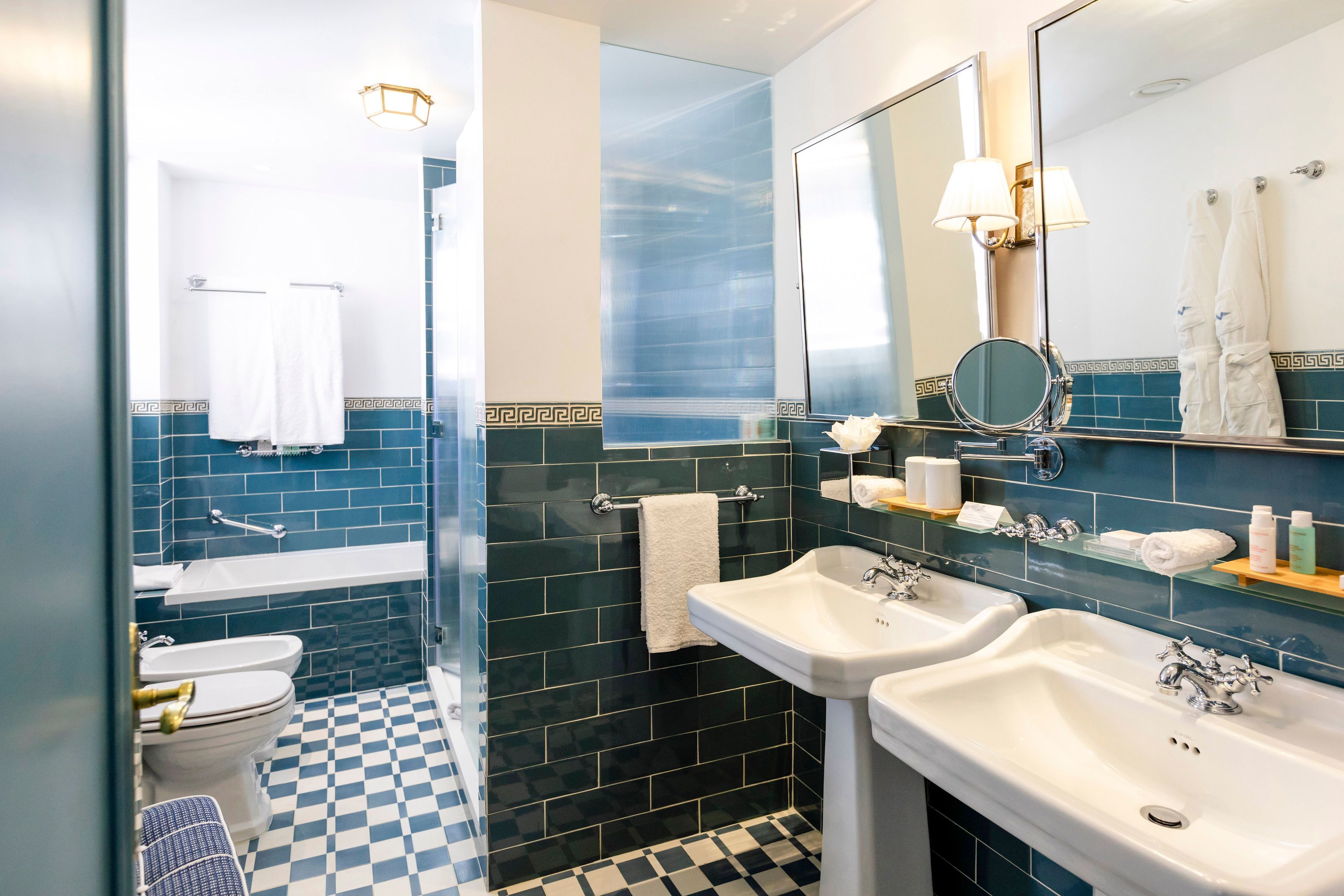 suite, sea view | bathroom | free toiletries, hair dryer, bathrobes, slippers