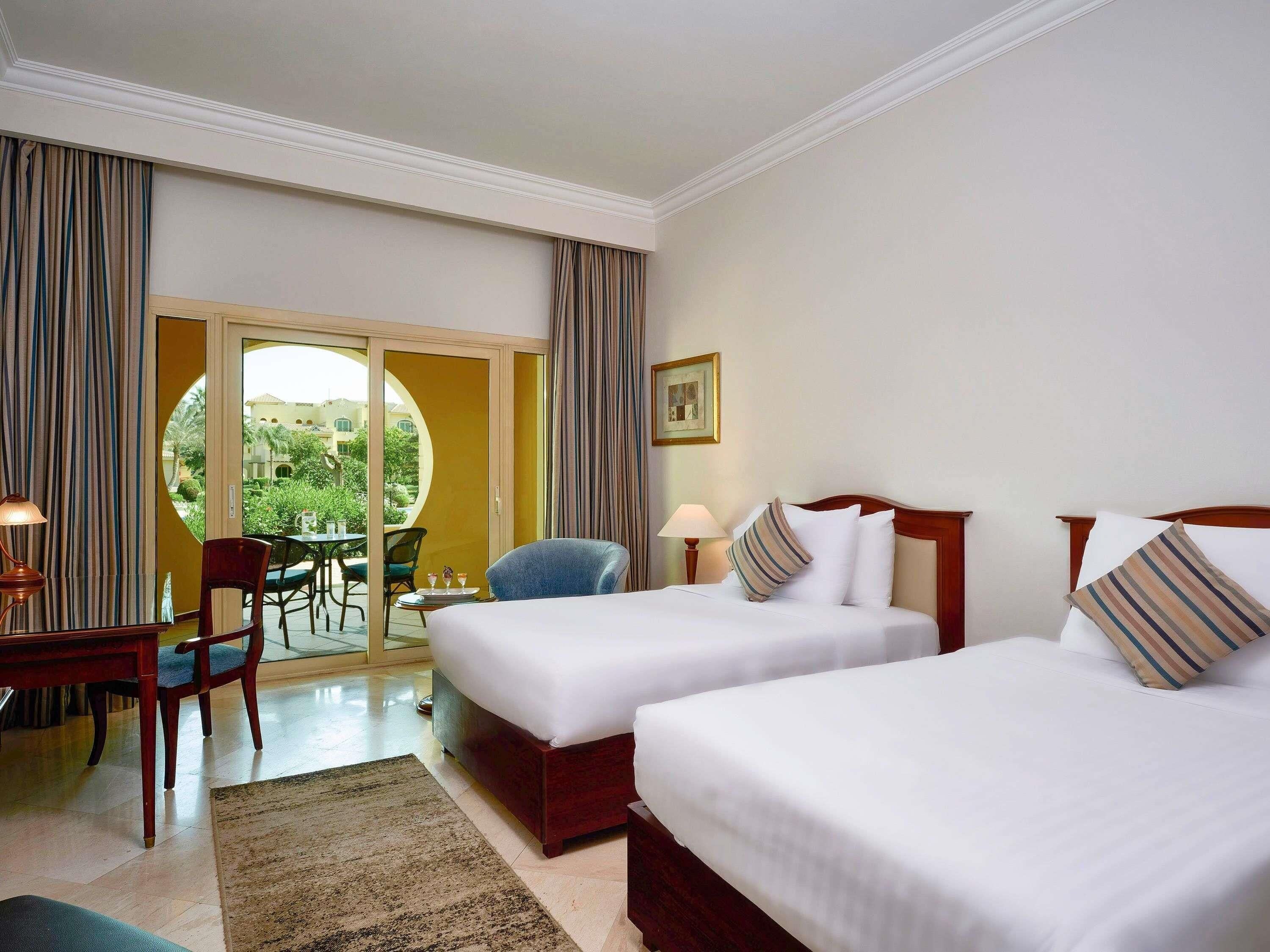 Literie de qualité supérieure, matelas mémoire de forme, minibar