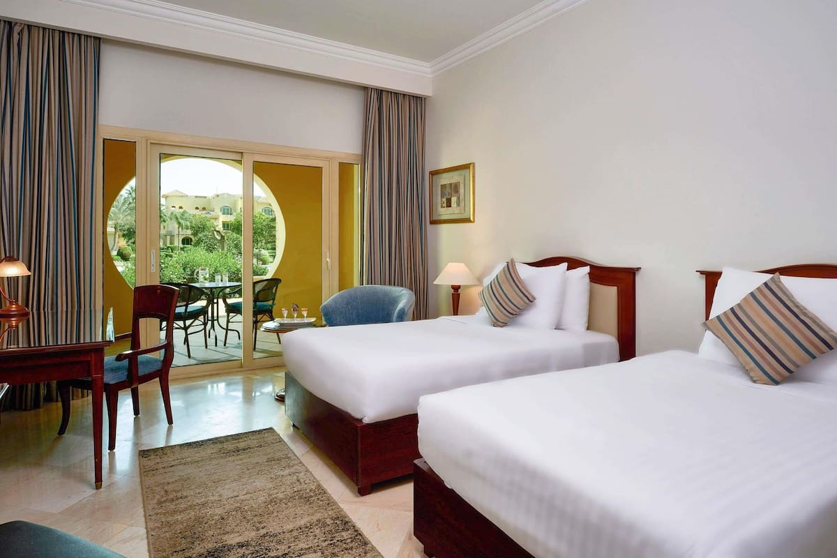 Literie de qualité supérieure, matelas mémoire de forme, minibar