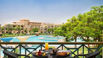 Ropa de cama de alta calidad, camas con efecto memoria y minibar