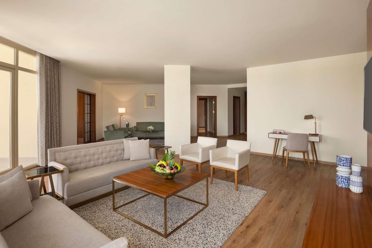 Presidential-suite - flere senge - udsigt til pool | Premium-sengetøj, senge med madrasser af memory foam, minibar